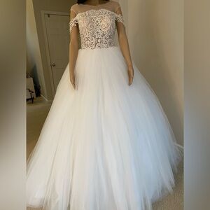 Wedding dress
